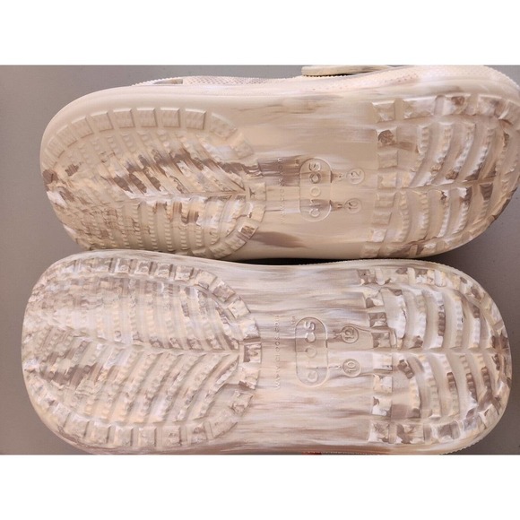 New Crocs Classic Crush Marbled Clog Size M10/W12 Bone Multiple - Picture 7 of 11